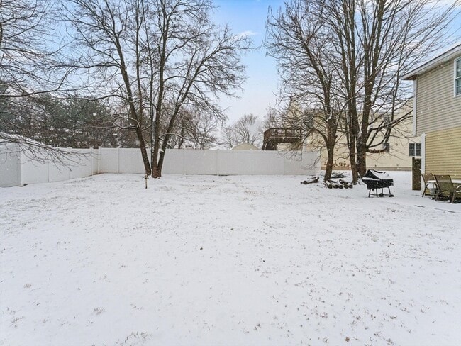 Building Photo - 28 Crestview Dr