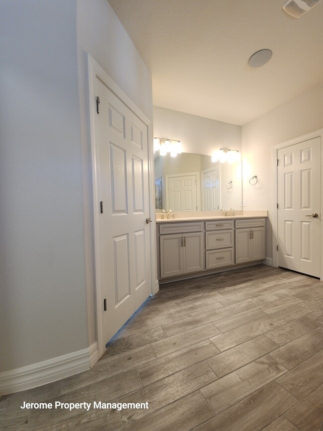 Building Photo - 18743 Coastal Shr Ter