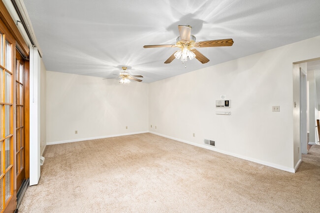 Living Room - 1008 Middletown Rd