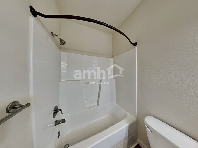 Building Photo - 7337 Rainier Dr