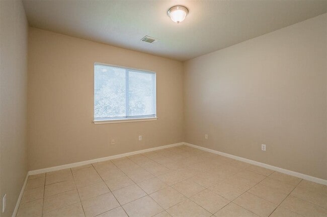 Building Photo - 1832 Camas Dr