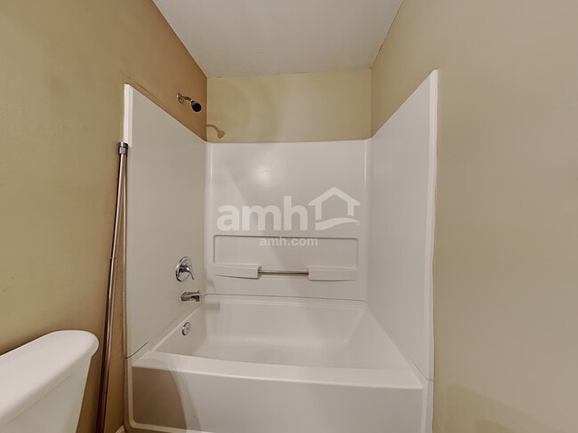 Building Photo - 1584 Silver Ridge Dr