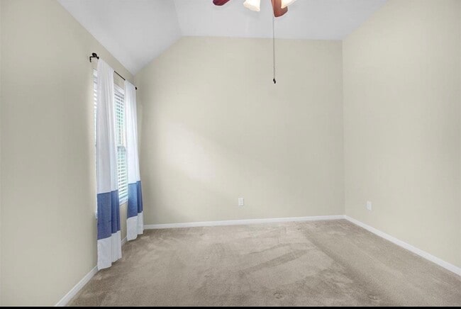 Building Photo - 2513 Golfcrest Dr