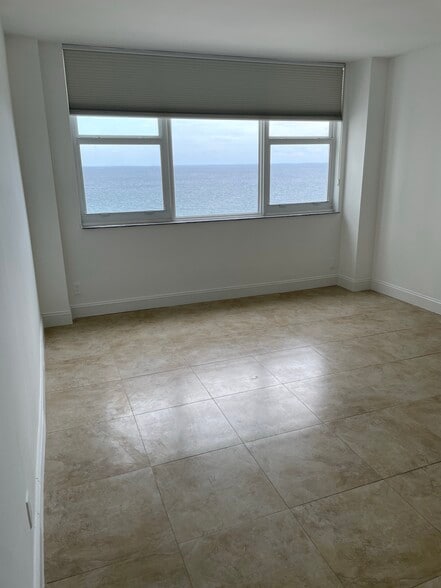 Building Photo - 3180 S Ocean Dr
