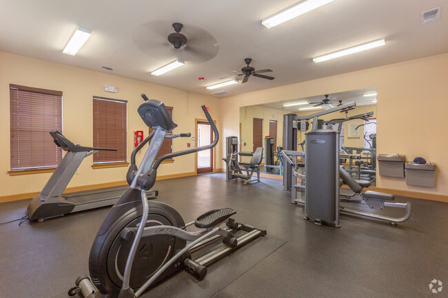 Fitness Center - Navigation Pointe