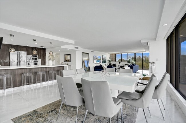 Building Photo - 900 NE Spanish River Blvd