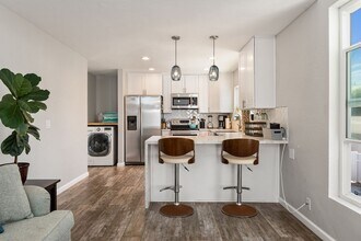 Building Photo - Fully furnished- North Mission 2 bed 2.5 baths - 6 houses from the beach.