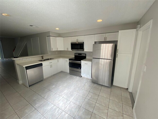 Building Photo - 1575 Veracruz Ln