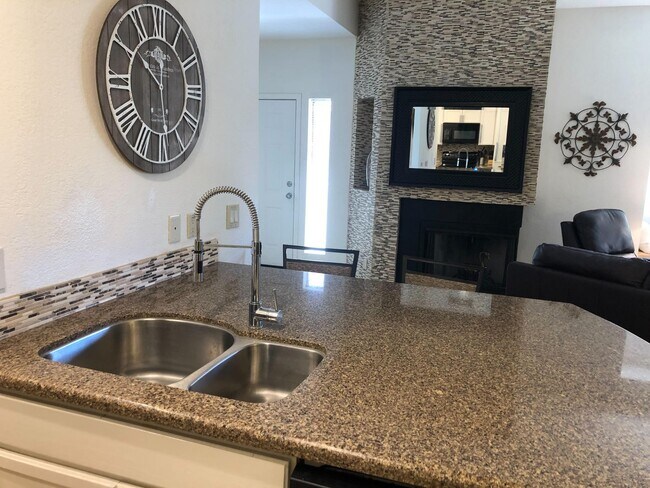 Building Photo - Two bedroom condo