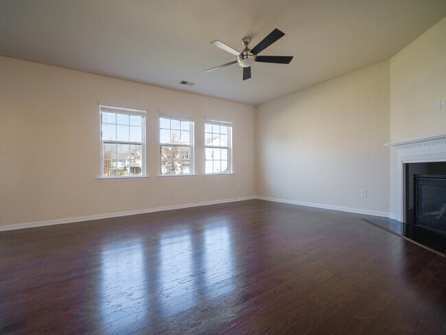 Building Photo - 1089 Wallace Lake Rd