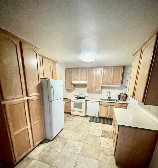 Building Photo - 1722 Judson St