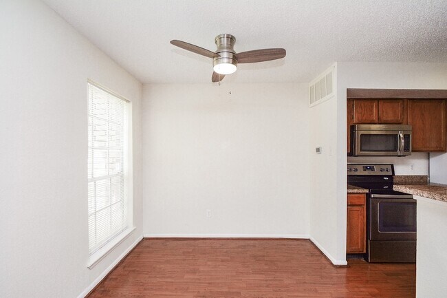 Building Photo - 2120 El Paseo St