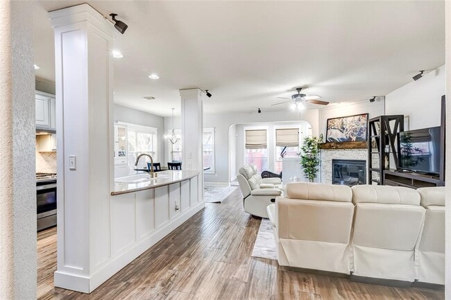 Building Photo - 2500 Charolais Ct