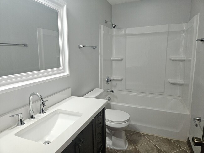 Building Photo - 5590 Bellflower St