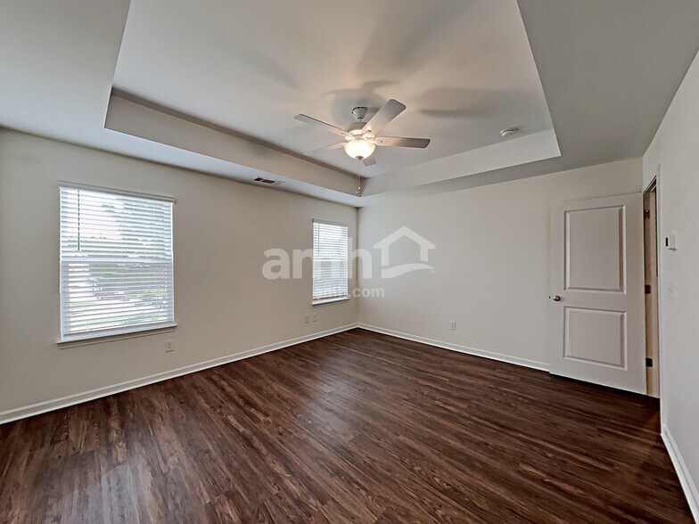 Building Photo - 288 Camp dr