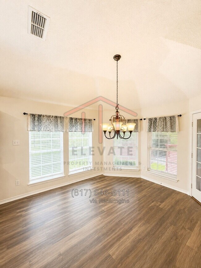 Building Photo - 2117 Pinwood Cir