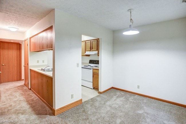 Building Photo - 2 br, 1 bath Apartment - Patrick Place LP