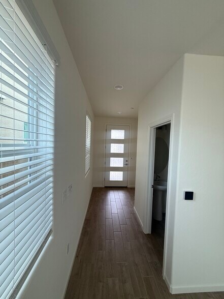 Building Photo - 1519 Redbrick Ln
