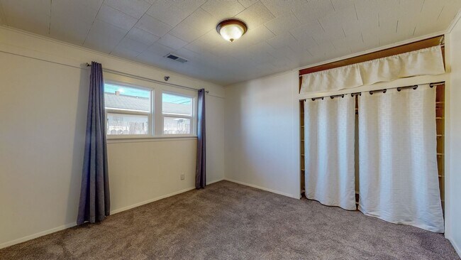 Building Photo - 293 G St