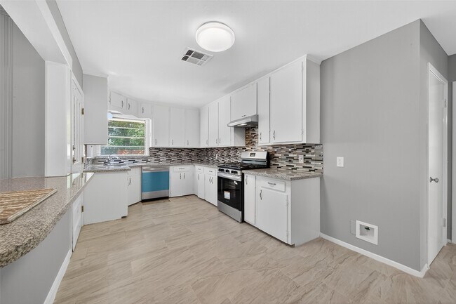 Building Photo - 4022 Osby Dr