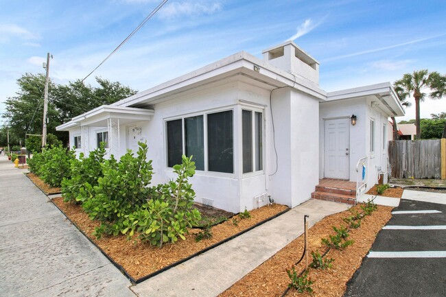 Building Photo - 110 N C St