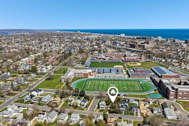 Building Photo - 15 Woolley Ave