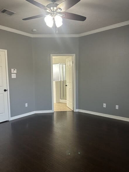 Building Photo - 3527 Pine Valley Dr