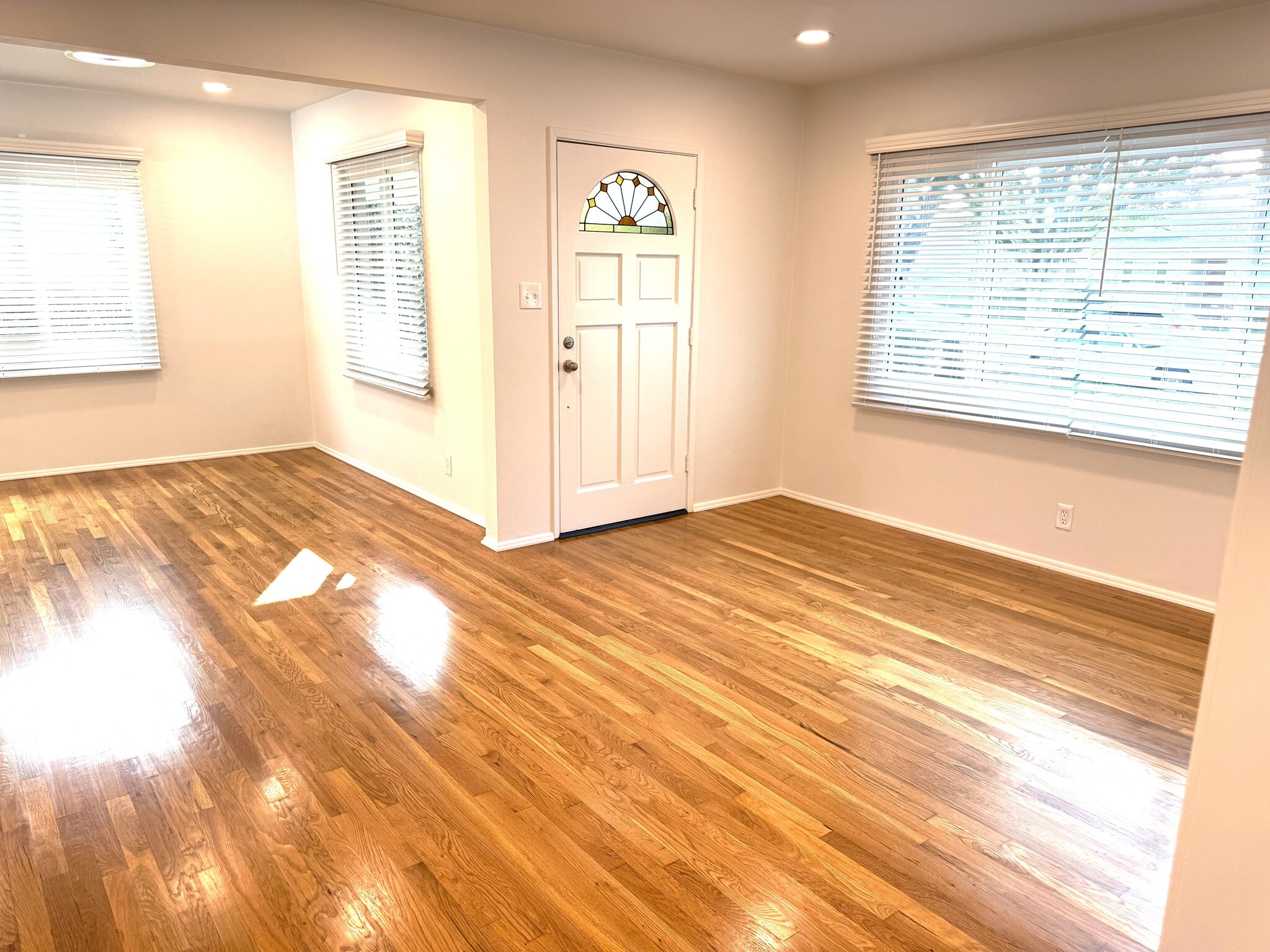 Building Photo - 3650 Hackett Ave