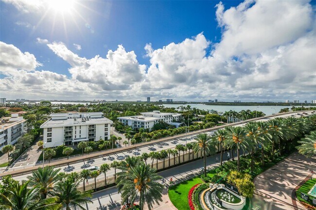 Building Photo - 10275 Collins Ave