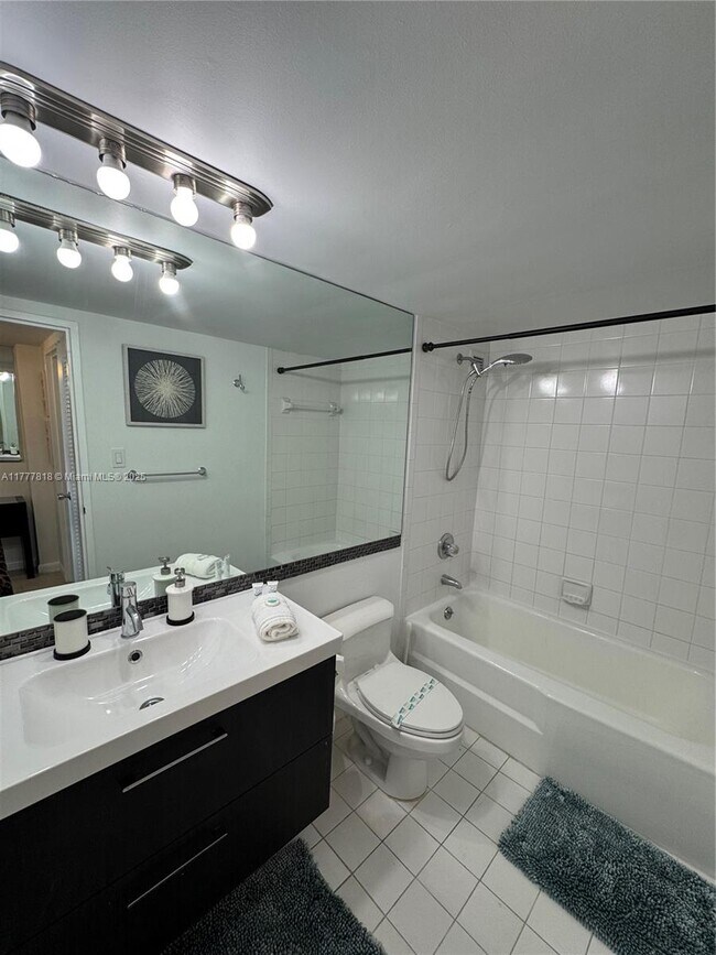 Building Photo - 5161 Collins Ave
