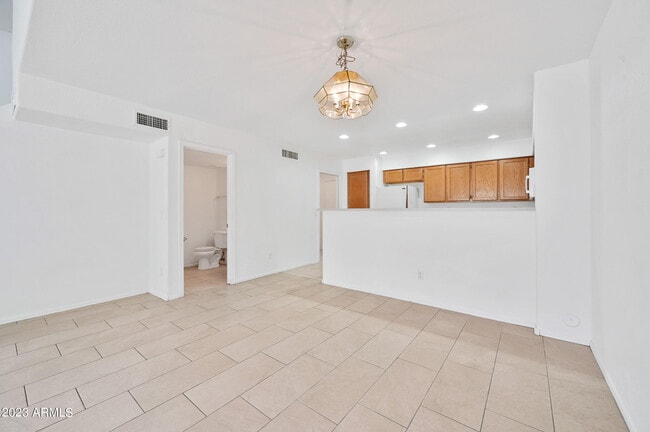 Building Photo - 4734 W Townley Ave
