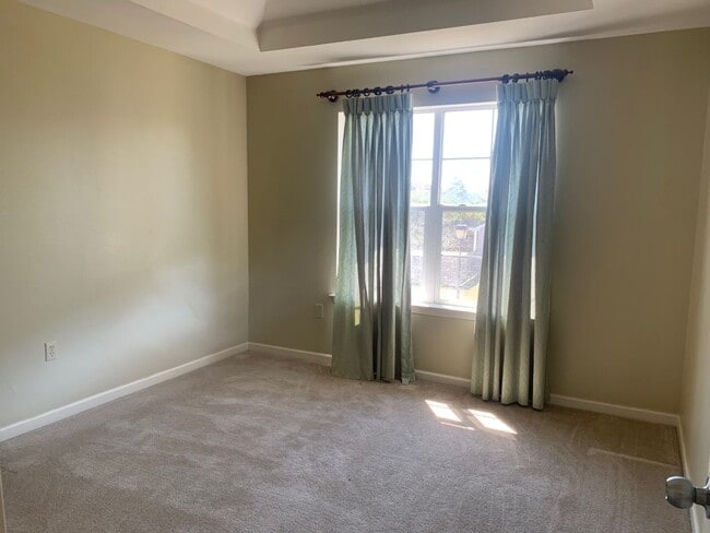 Building Photo - 14203 Cloverhill Blvd