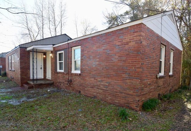 Building Photo - All-Electric 2 Bedroom Duplex - Section 8 OK