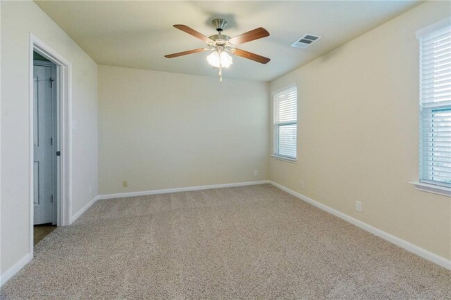 Building Photo - 929 Alamo Plaza Dr