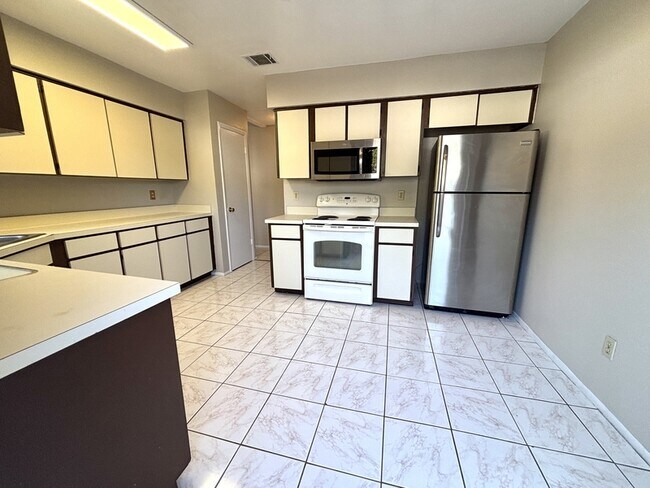 Building Photo - 2908 Quincy Ct