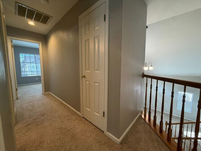 Building Photo - 8420 Oak Flat Way