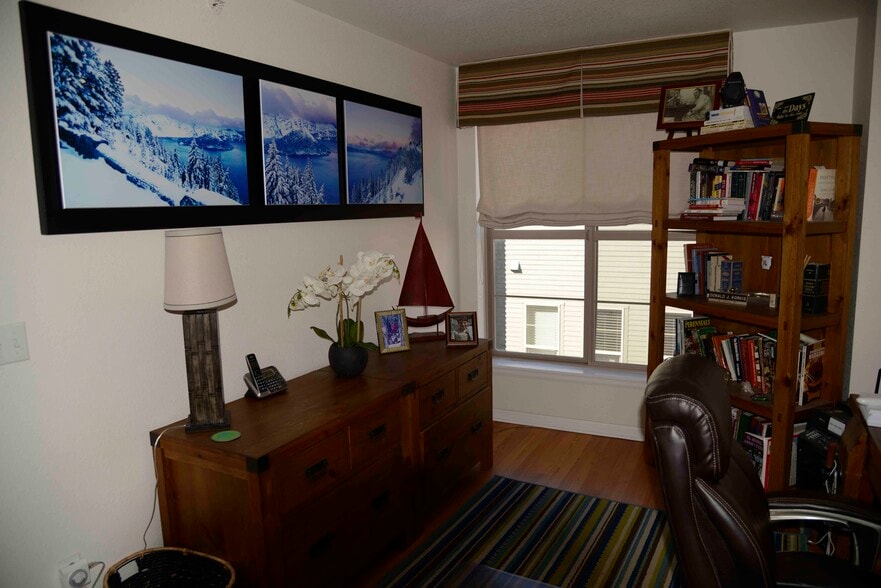 Building Photo - 443 S Quay St