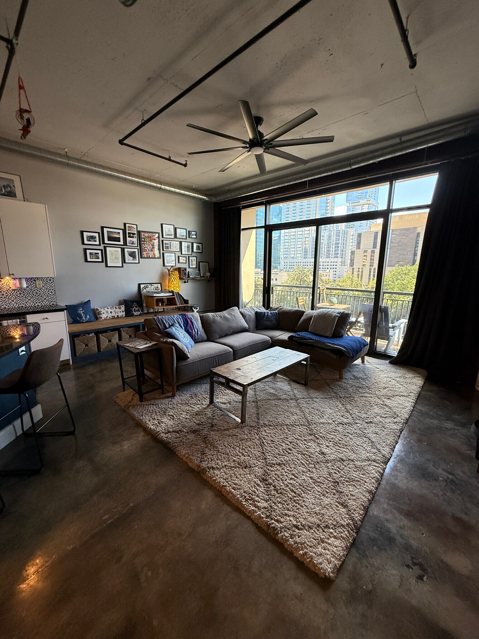 Large living room - 311 W 5th St