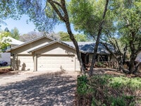 Building Photo - 2749 Sandhurst Dr