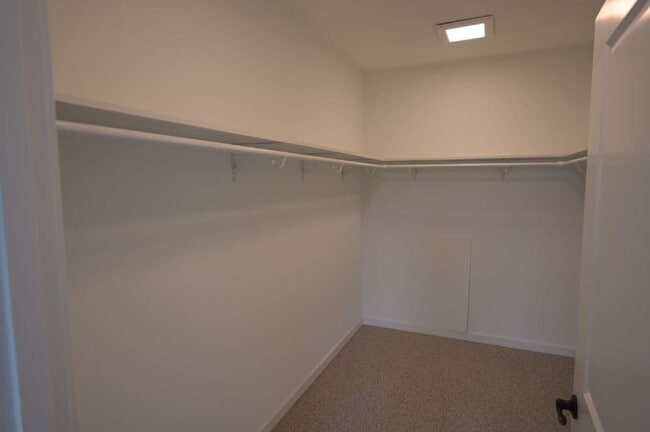 Building Photo - Modern & comfortable home in a country setting on 1 acre in Sequim