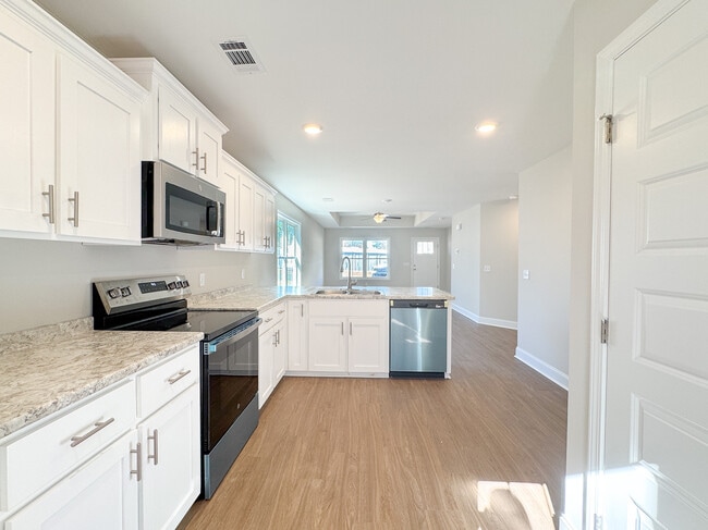 Building Photo - 111 Zetterower Rd