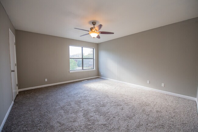 Building Photo - 1964 N Ball Ave