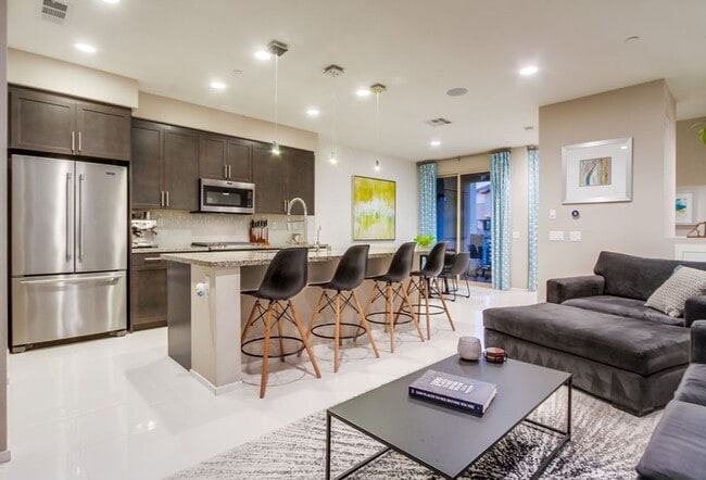 Building Photo - Stunning 3-bed, 3-bath townhome with bonus...