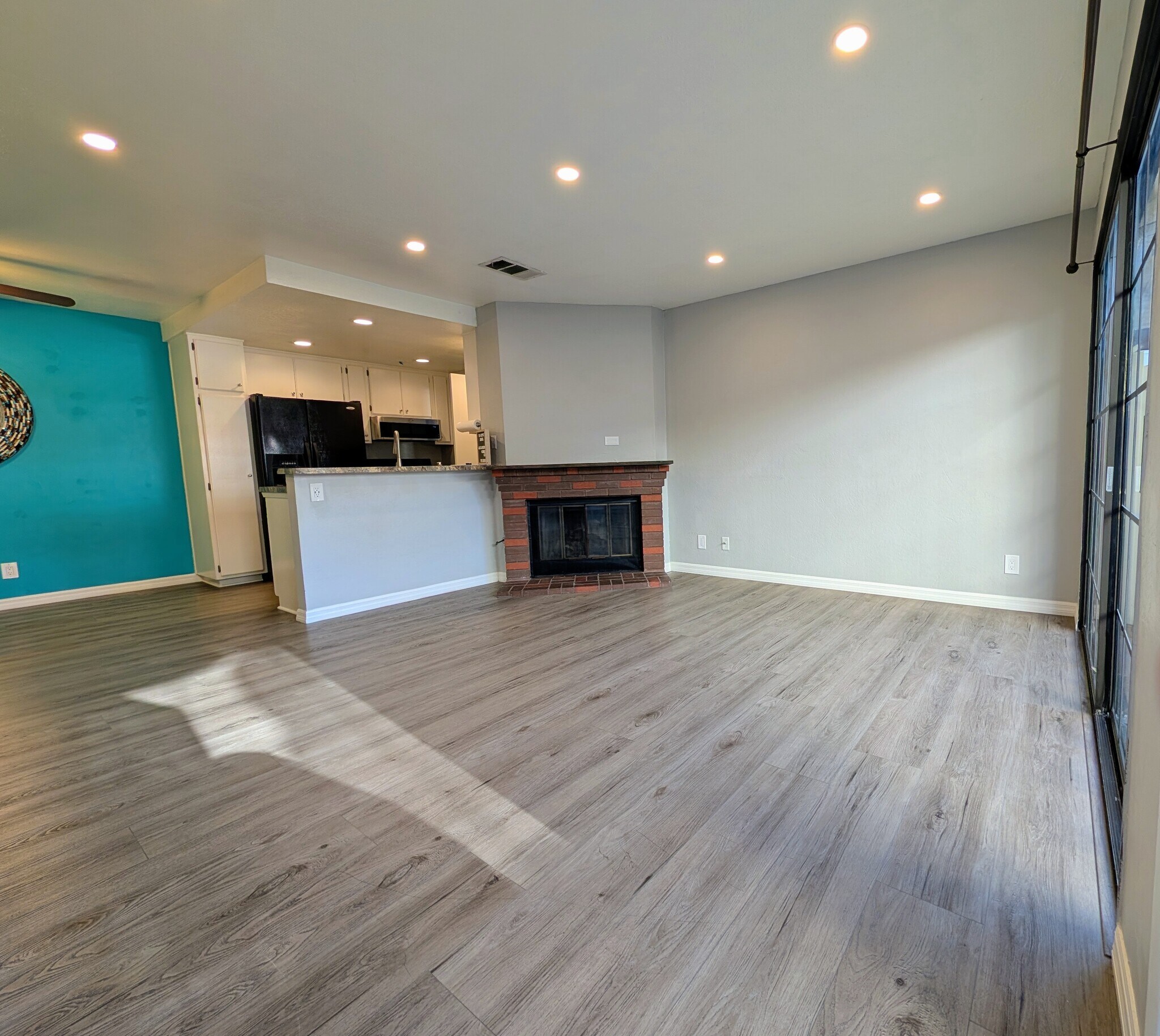 Building Photo - 10170 Palm Glen Dr