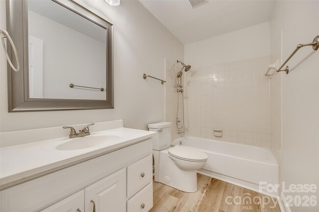 Building Photo - 13822 Queens Harbor Rd