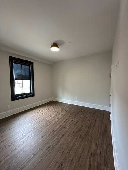 Building Photo - 60 Maple Ave