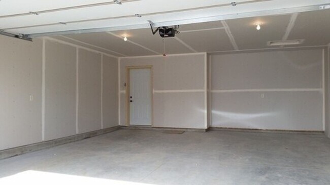 Building Photo - 200 Tanner Ct