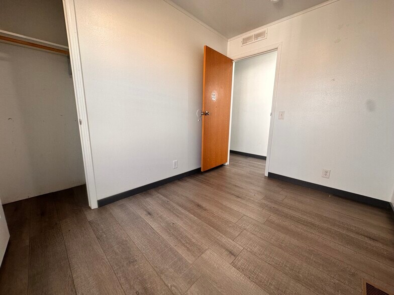 Building Photo - 22 Lapin St