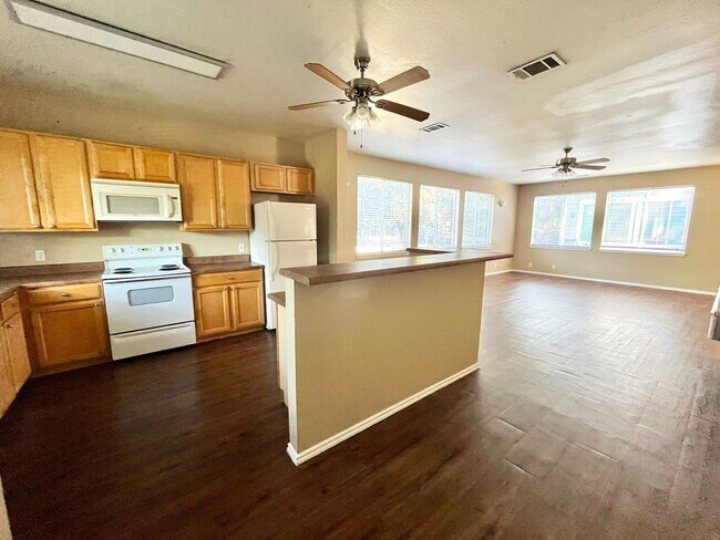 Building Photo - 910 Keith Ln