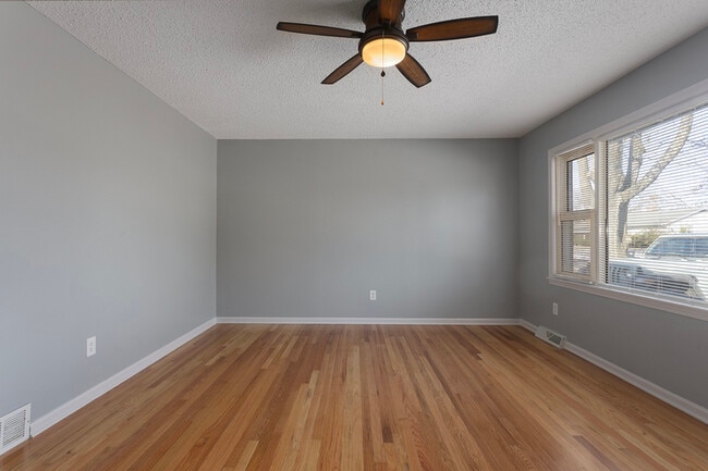 Building Photo - 703 SW 7 St